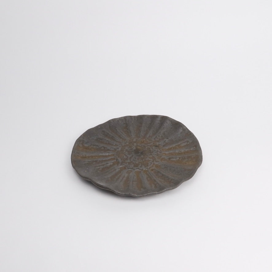 Japanese Shigaraki Chrysanthemum Plate