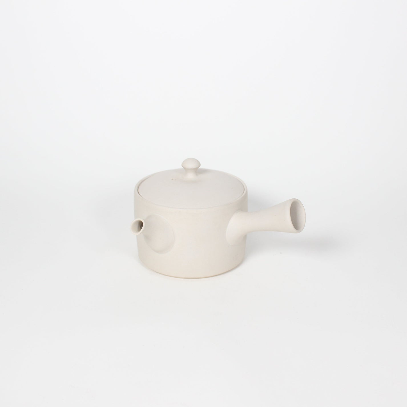Japanese Tokoname Ceramic Kyusu Tea Pot I, Ivory