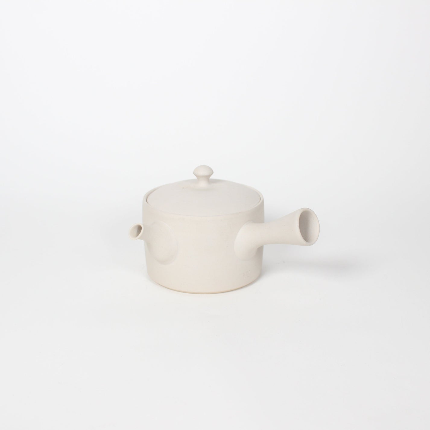 Japanese Tokoname Ceramic Kyusu Tea Pot I, Ivory