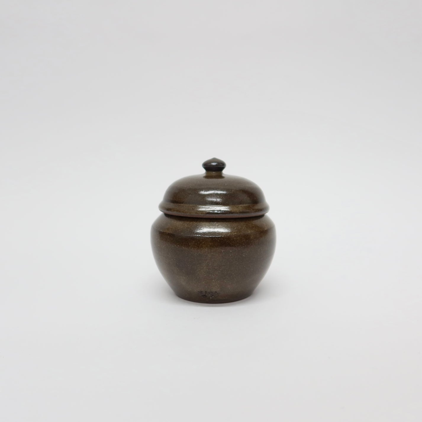 Korean Onggi Earthenware 'Yeonbong' Jar