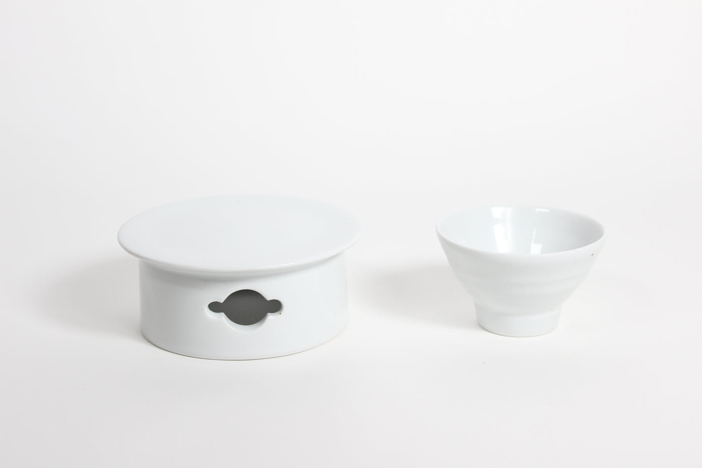 Korean Baekja White Porcelain Highstand Round Plate, S