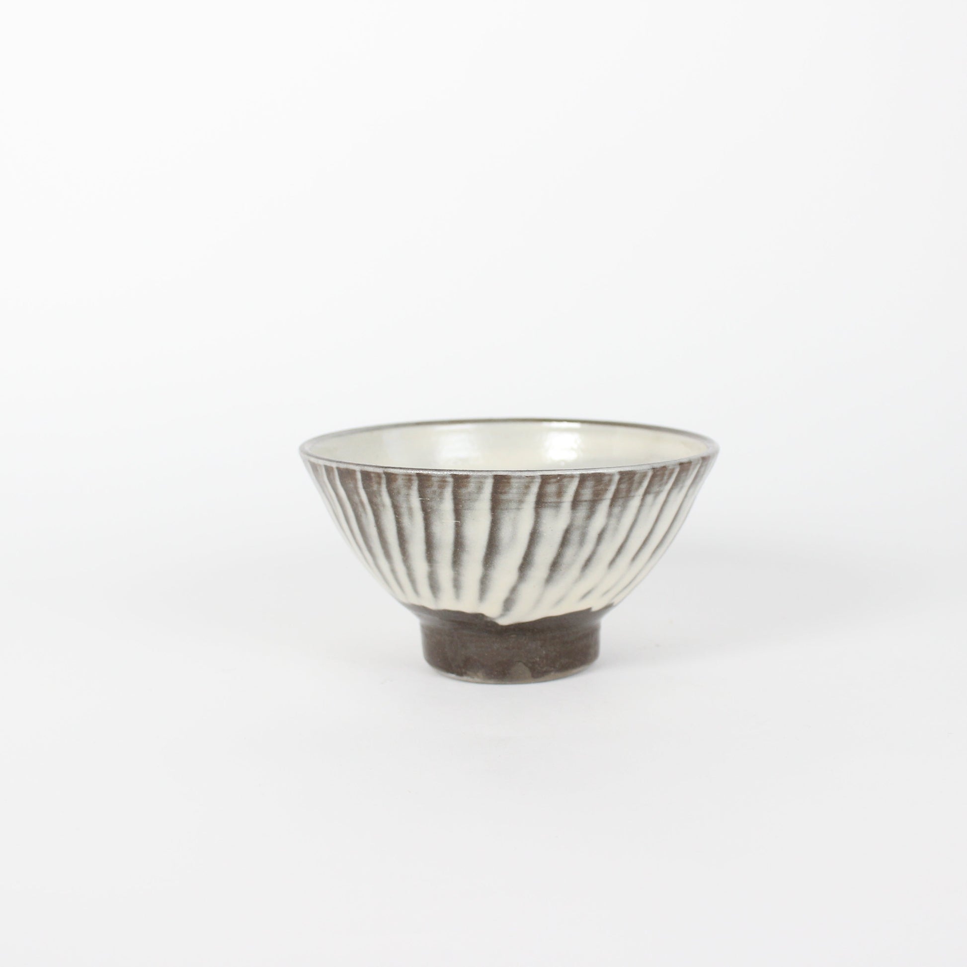 Japanese Onta-Yaki Hakeme Ceramic Bowl