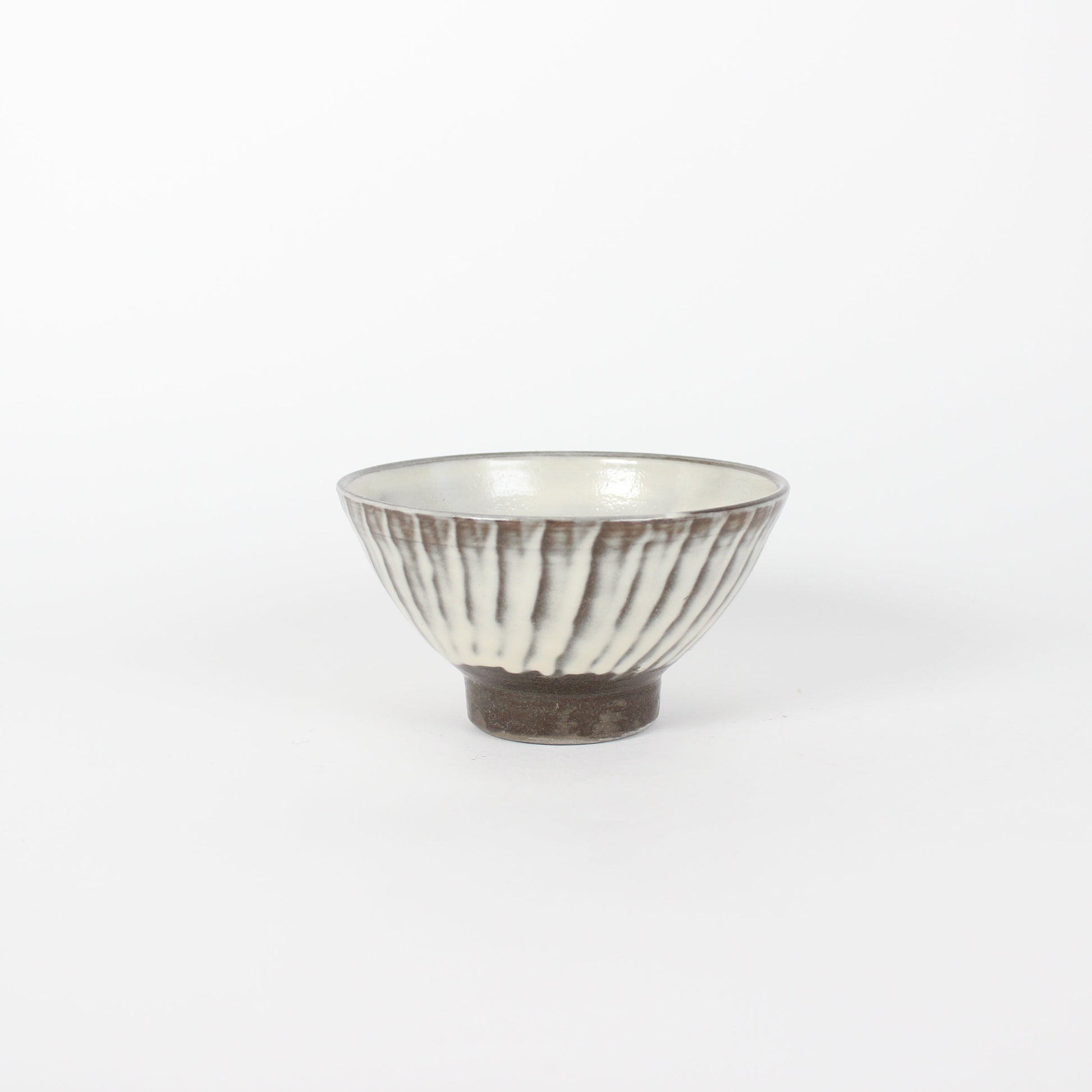 Japanese Onta-Yaki Hakeme Ceramic Bowl