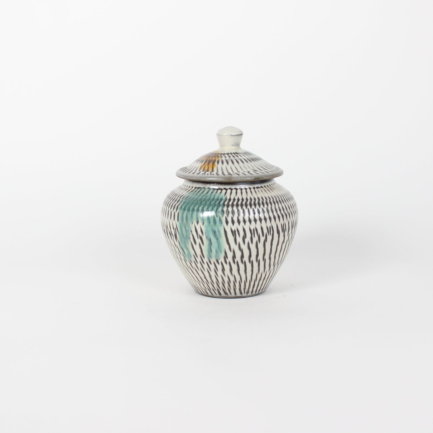 Japanese Onta-Yaki Tobikana Ceramic Lidded Jar