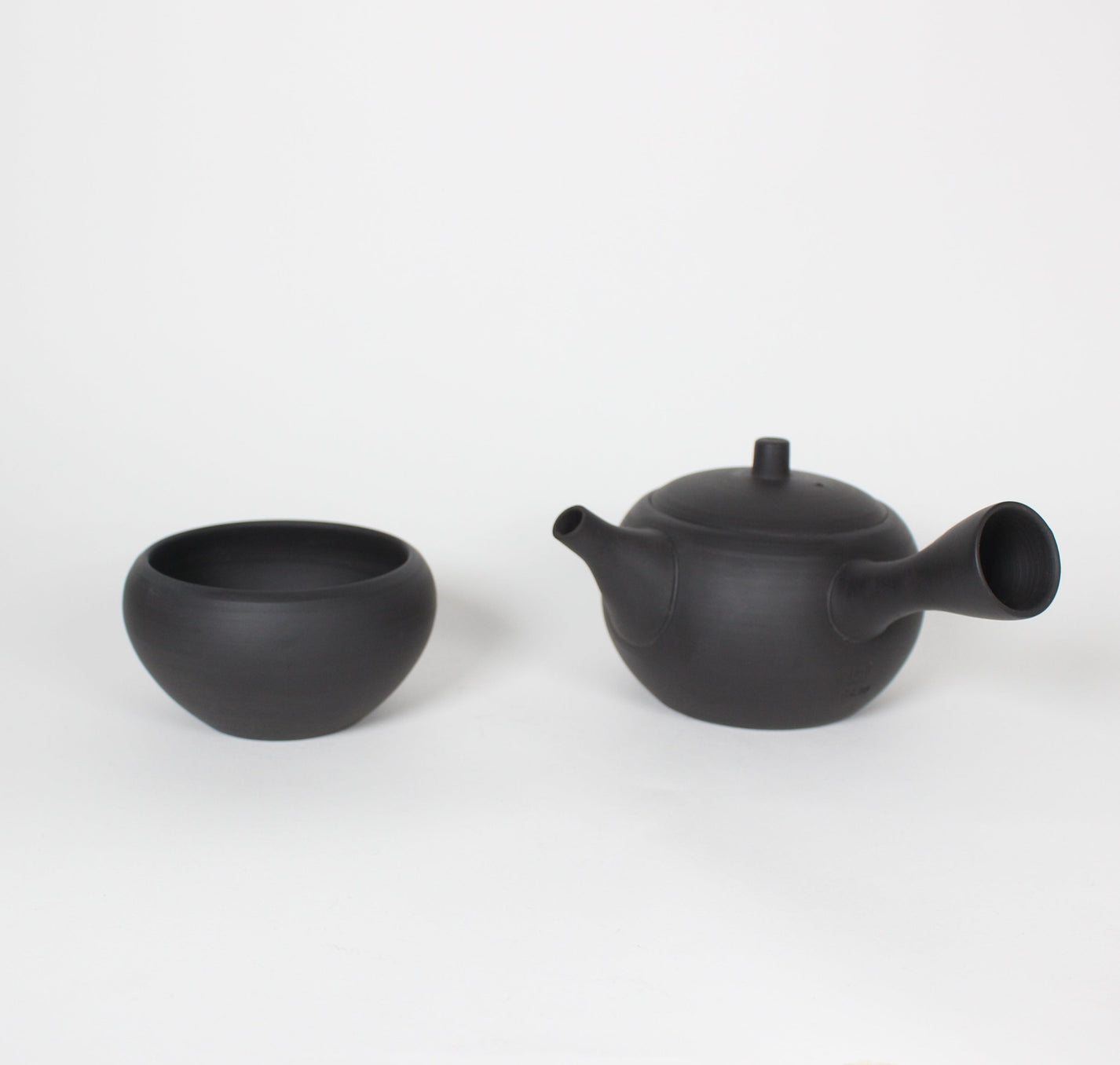 Japanese Tokoname Ceramic Kyusu Tea Pot, Unglazed Iron Black