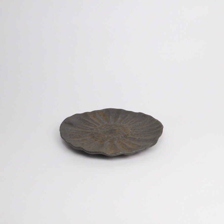 Japanese Shigaraki Chrysanthemum Plate