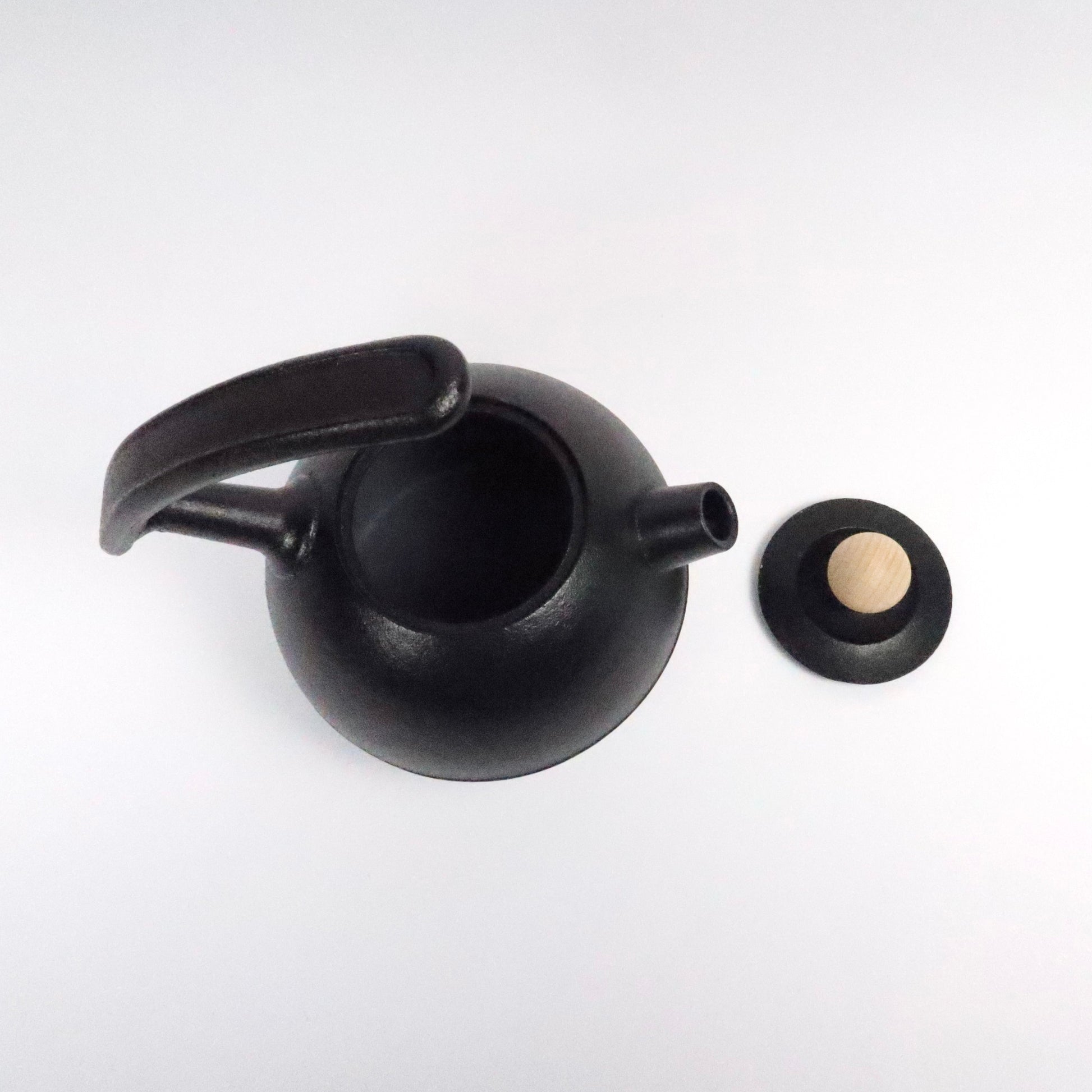 Japanese Nambu Tekki Iron Kettle with Ergonomic Handle