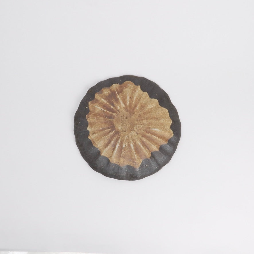 Japanese Shigaraki Chrysanthemum Plate