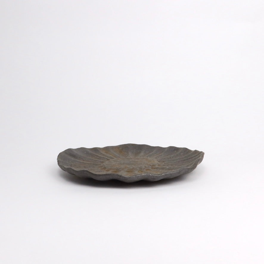 Japanese Shigaraki Chrysanthemum Plate