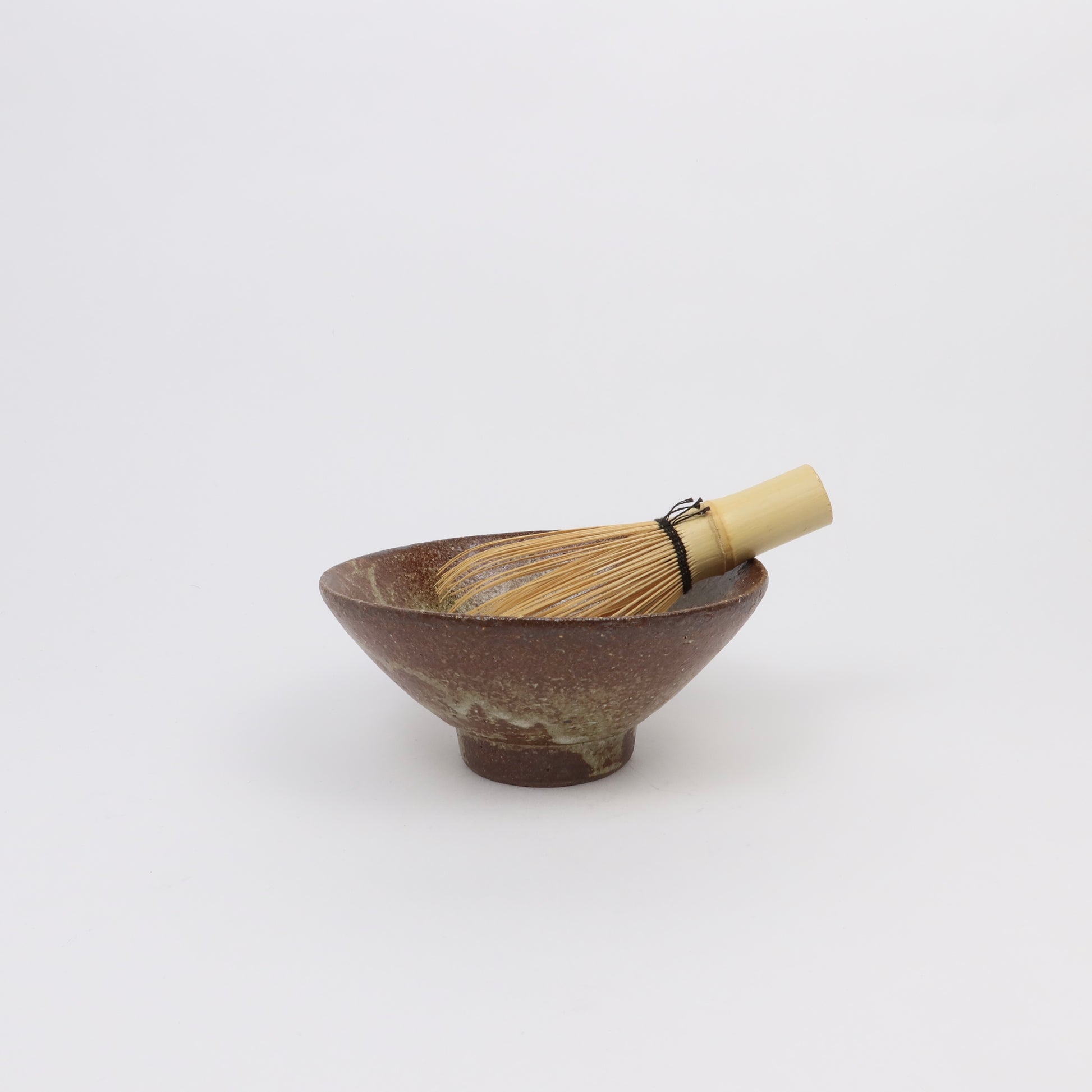 Japanese Shigaraki Hira-nari 平形 Matcha Bowl, Ash Glaze