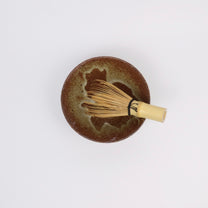 Japanese Shigaraki Hira-nari 平形 Matcha Bowl, Ash Glaze