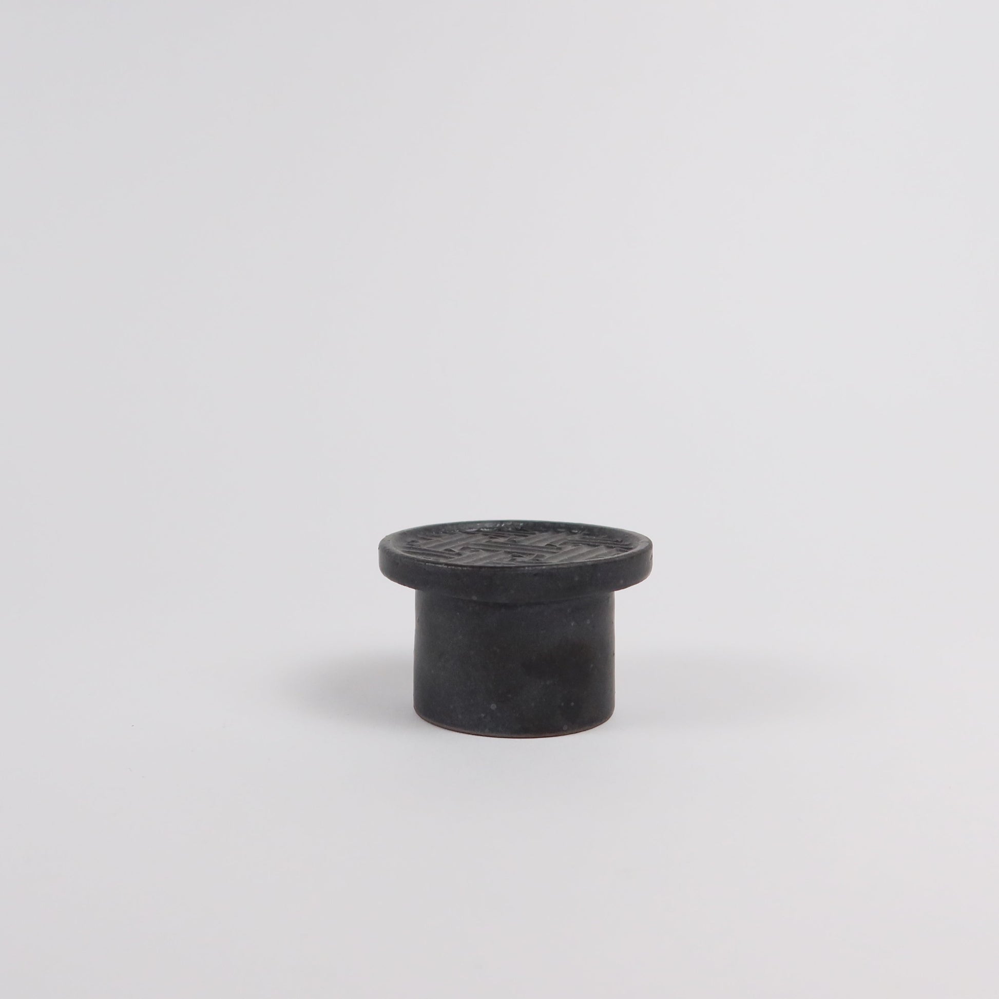 Korean Black-Glazed High-Footed Ceramic Plate
