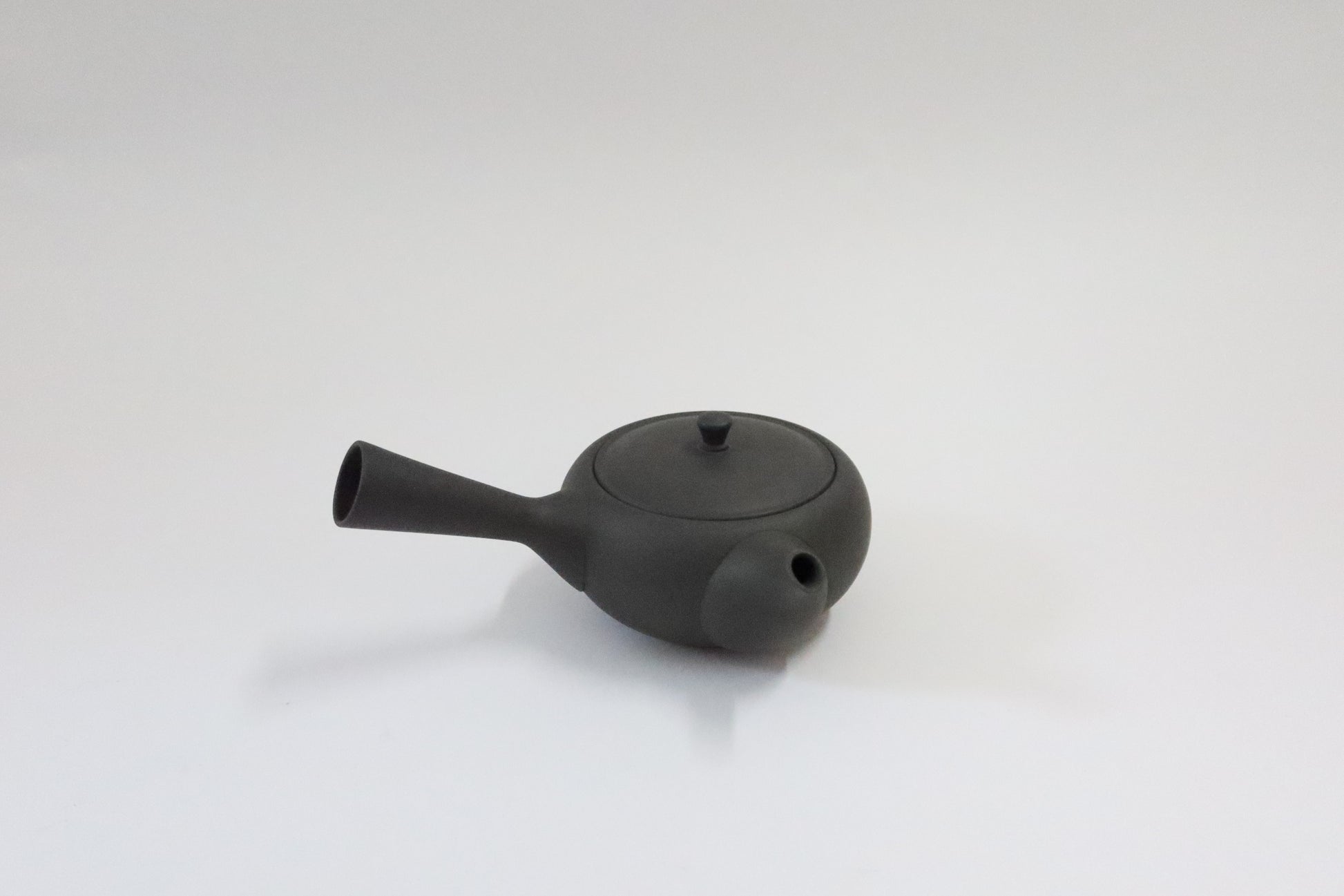 東屋 Japanese Azmaya Flat Teapot, Left-Handed