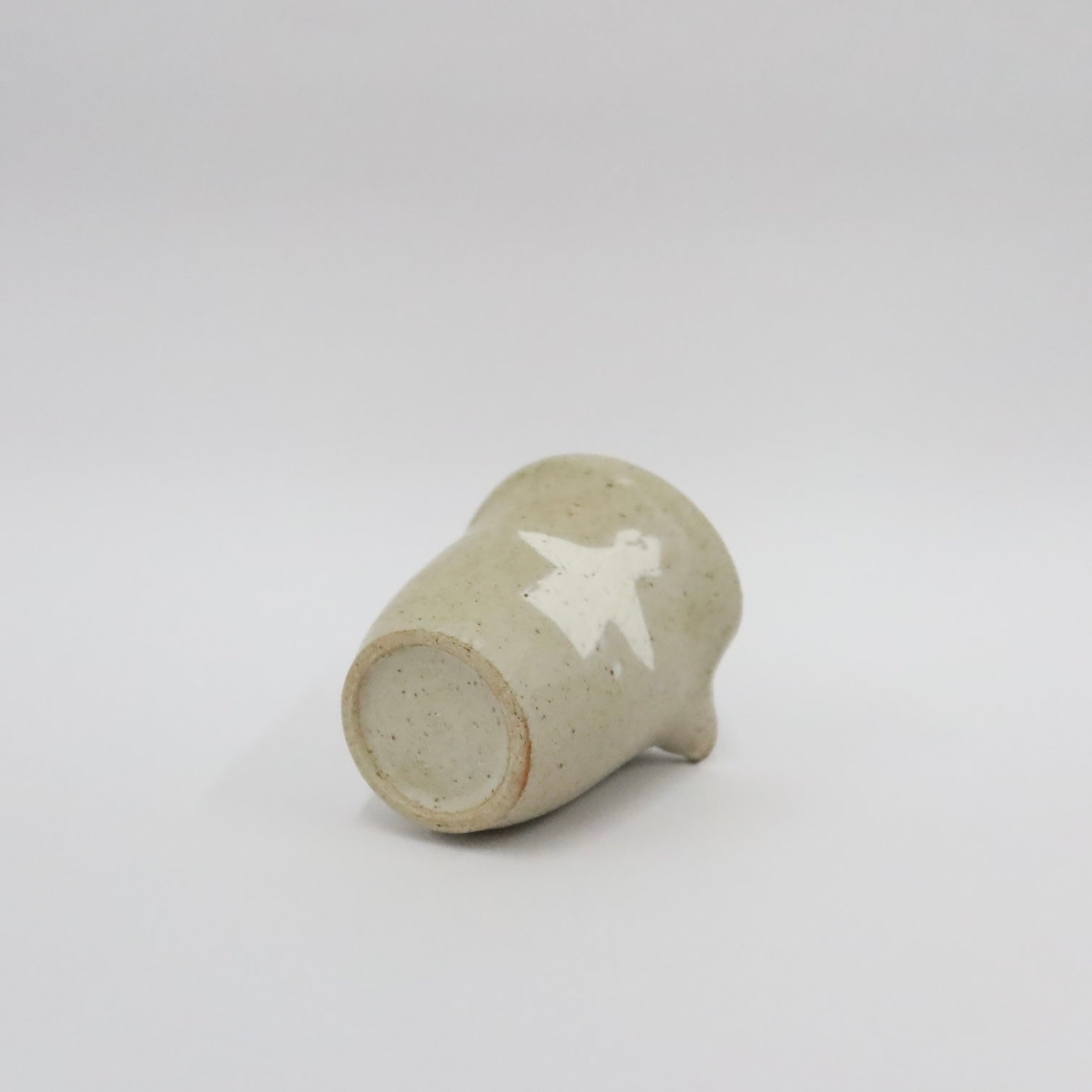 Korean Wood-Fired Ash-Glazed Pouring Vessel with Sanggam Inlaid Birth Patterns