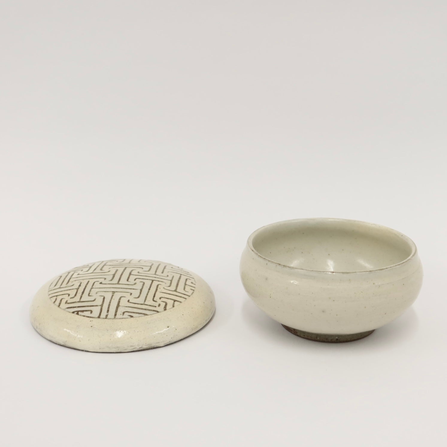 Korean Buncheong Lidded Bowl, Traditional Motif