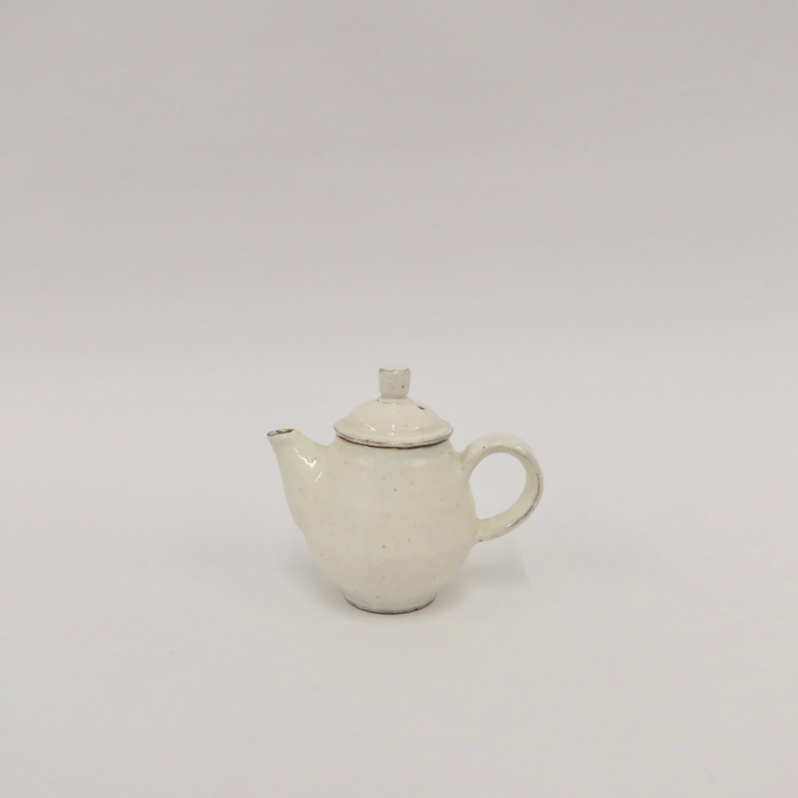 Korean Buncheong Teapot with Gold Kintsugi Detail