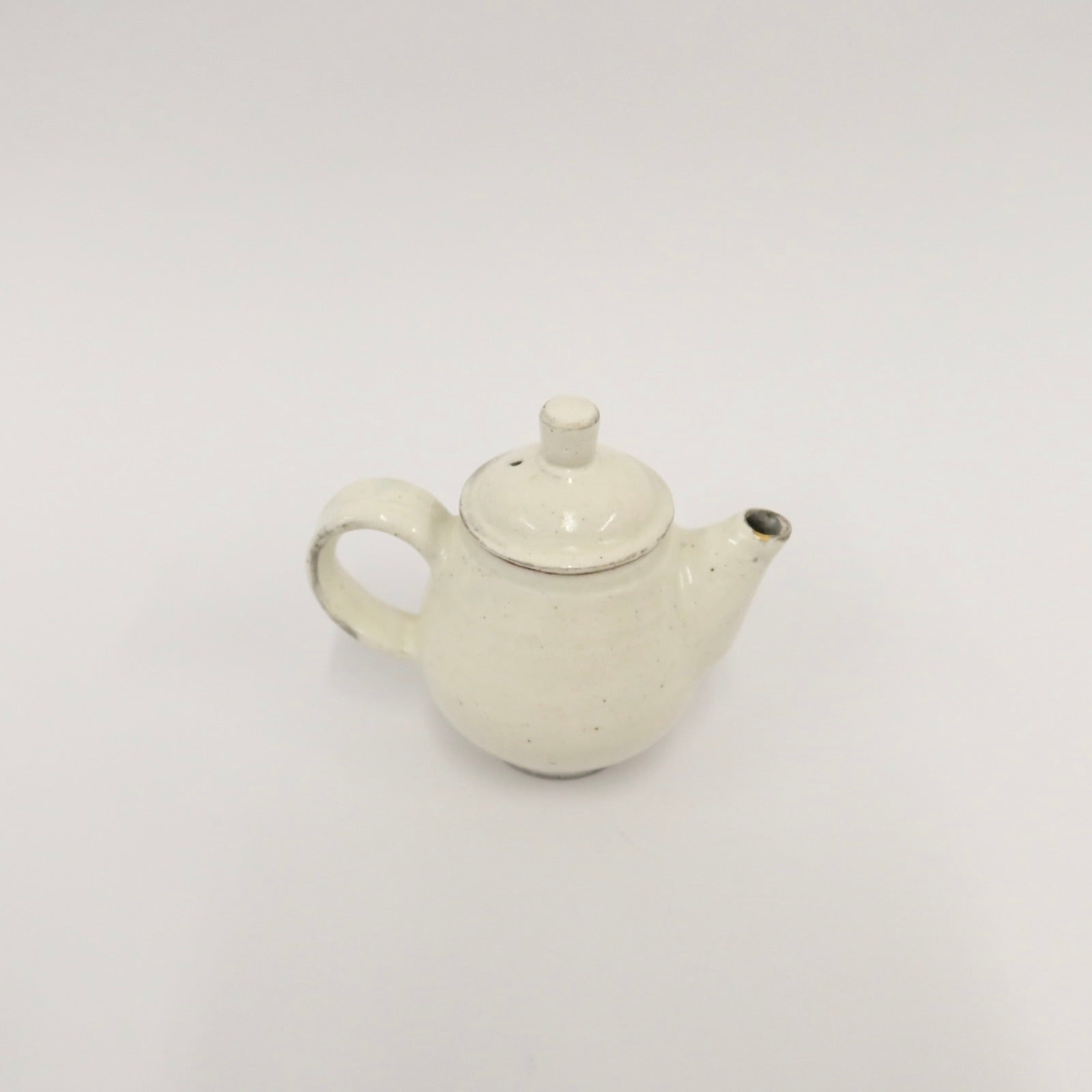 Korean Buncheong Teapot with Gold Kintsugi Detail