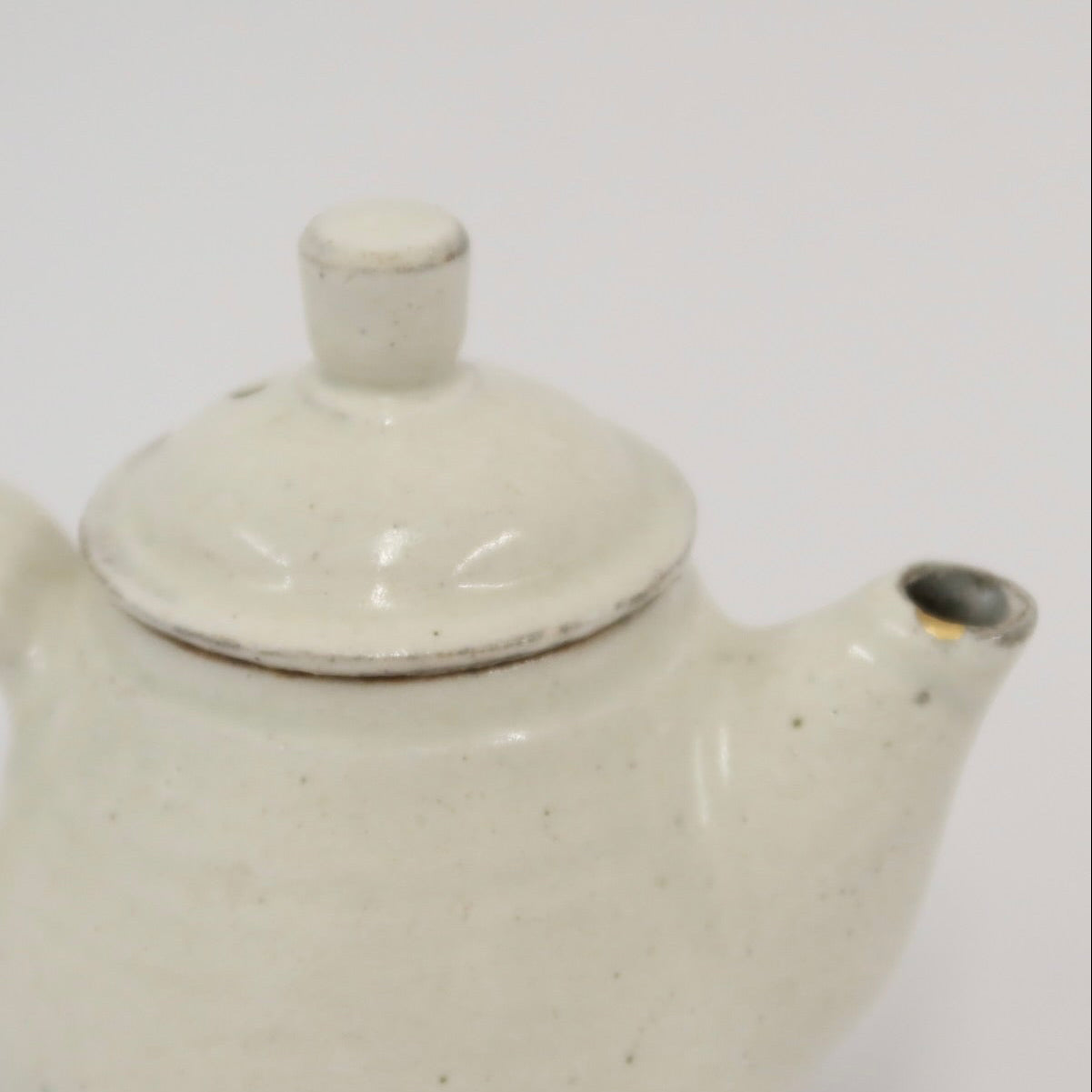 Korean Buncheong Teapot with Gold Kintsugi Detail