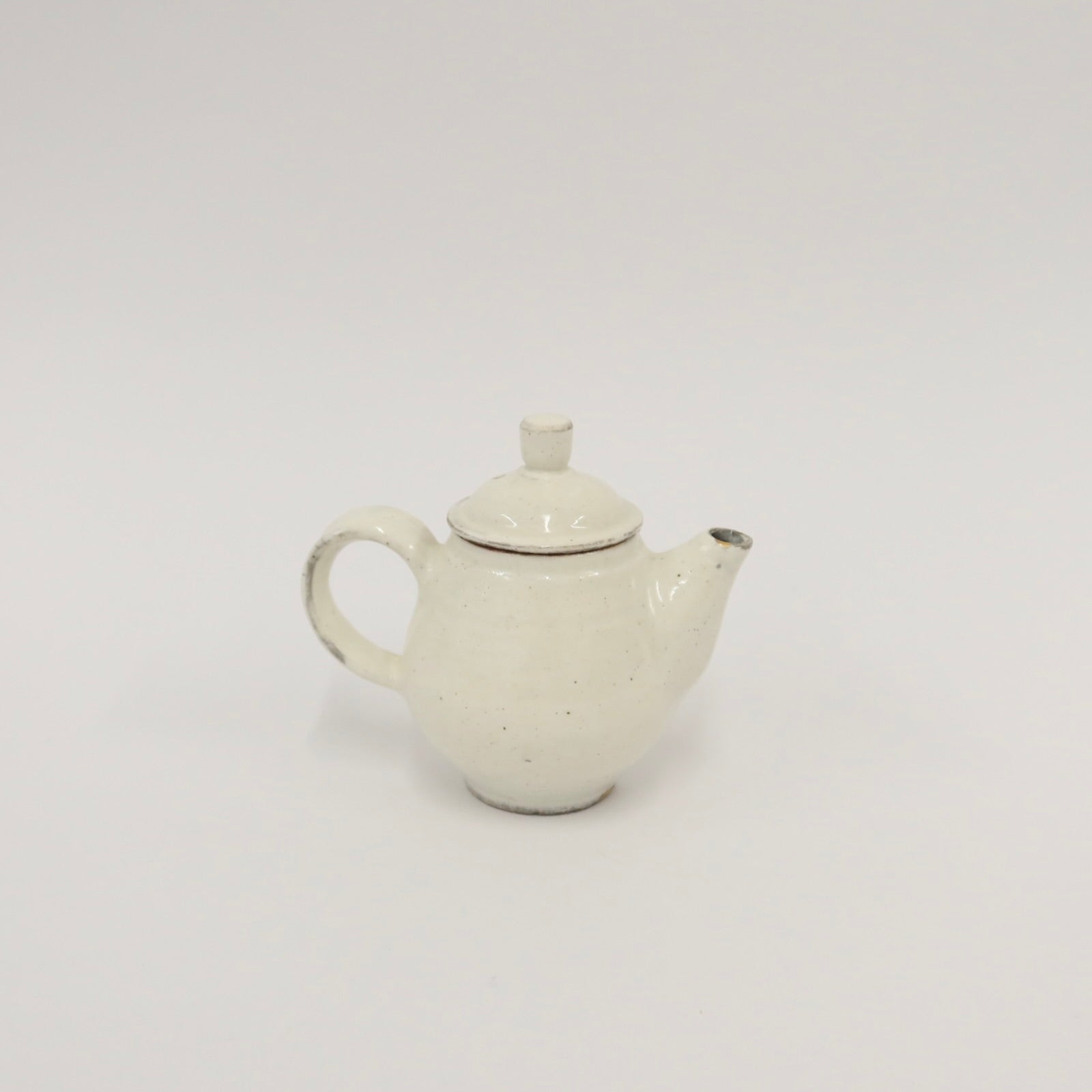 Korean Buncheong Teapot with Gold Kintsugi Detail