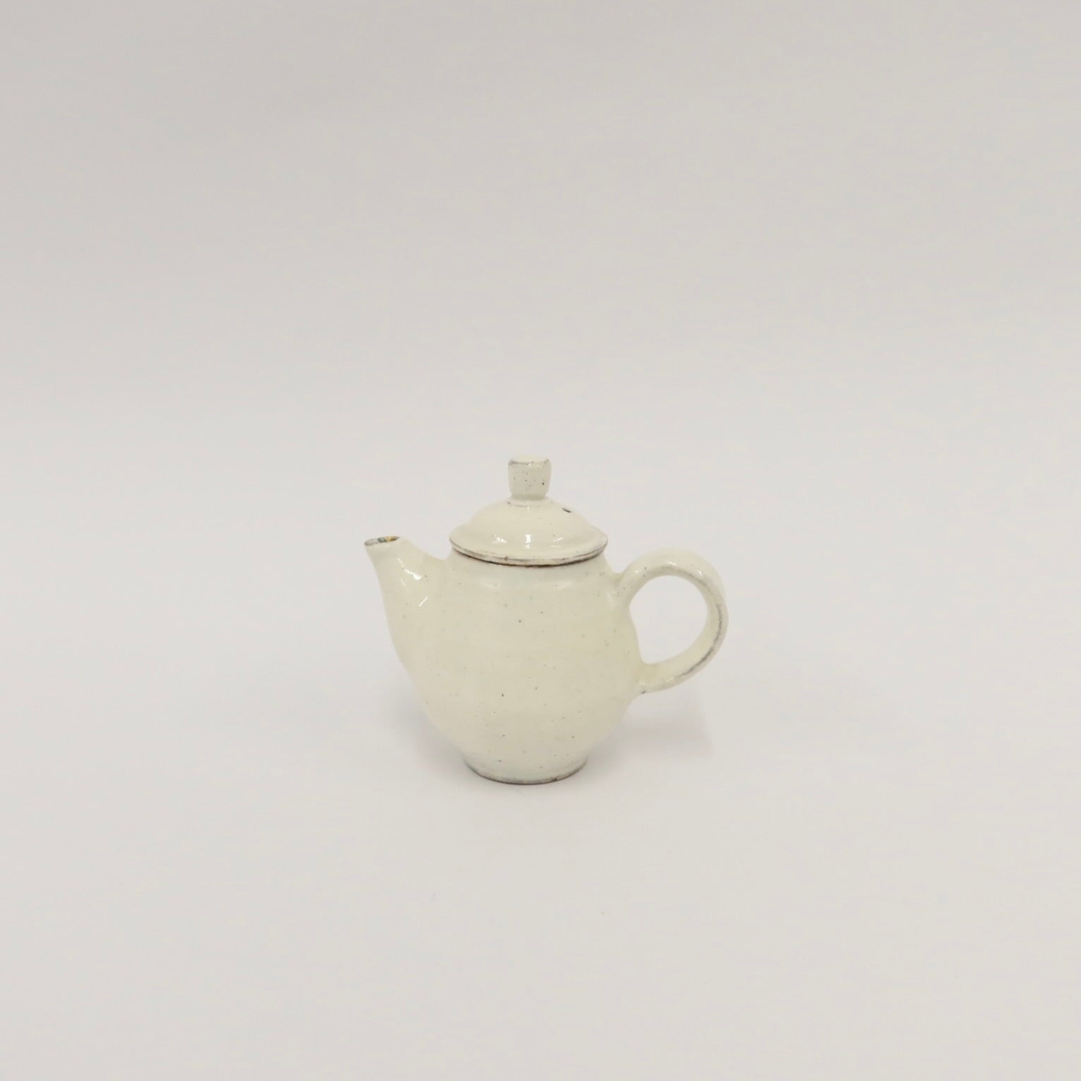 Korean Buncheong Teapot with Gold Kintsugi Detail