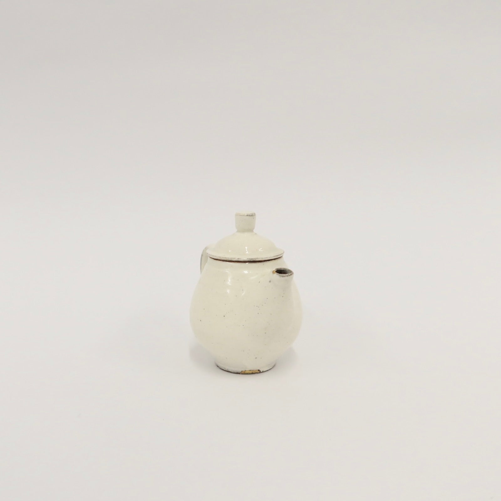 Korean Buncheong Teapot with Gold Kintsugi Detail