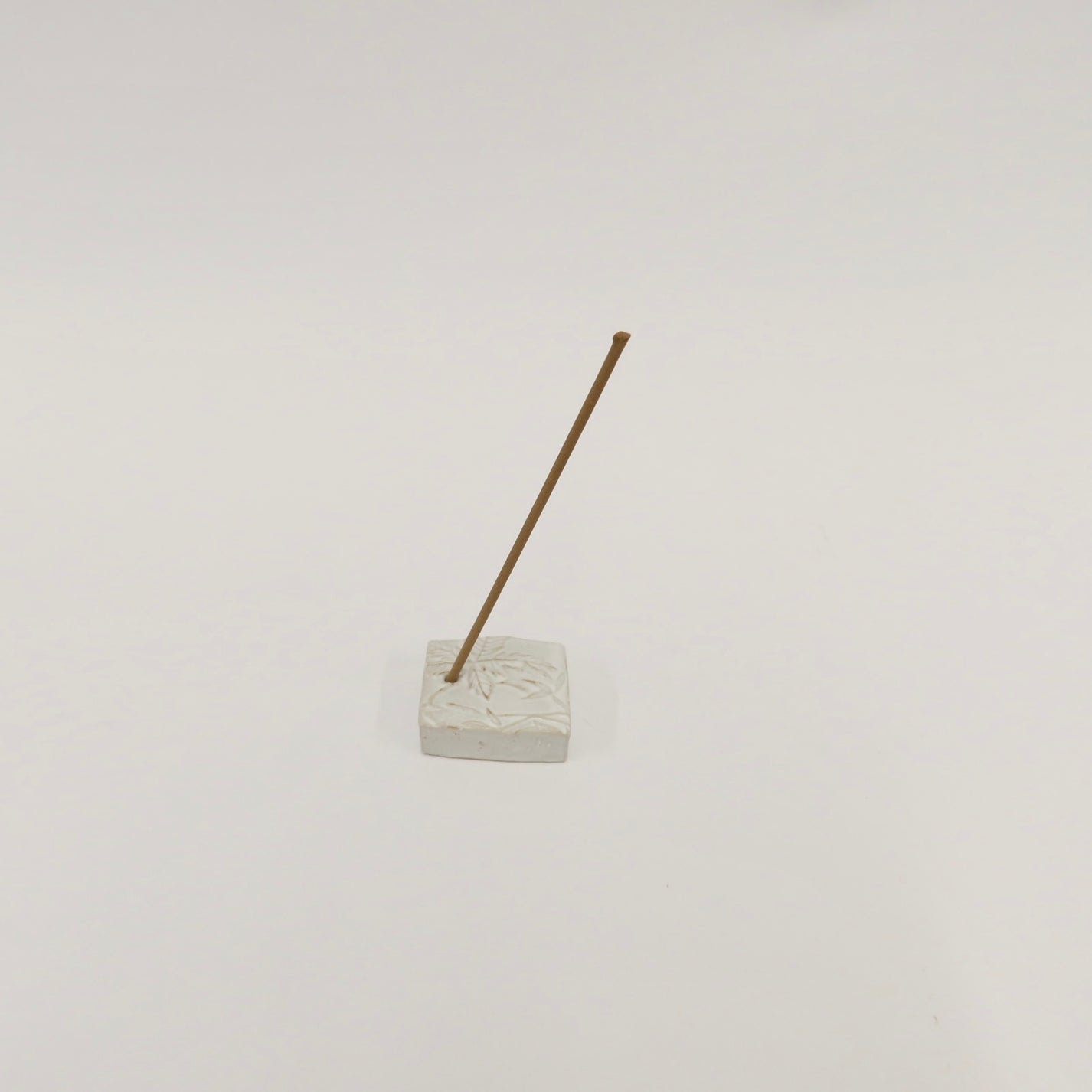 Korean Entwined Grass and Bellflower Ceramic Incense Holder
