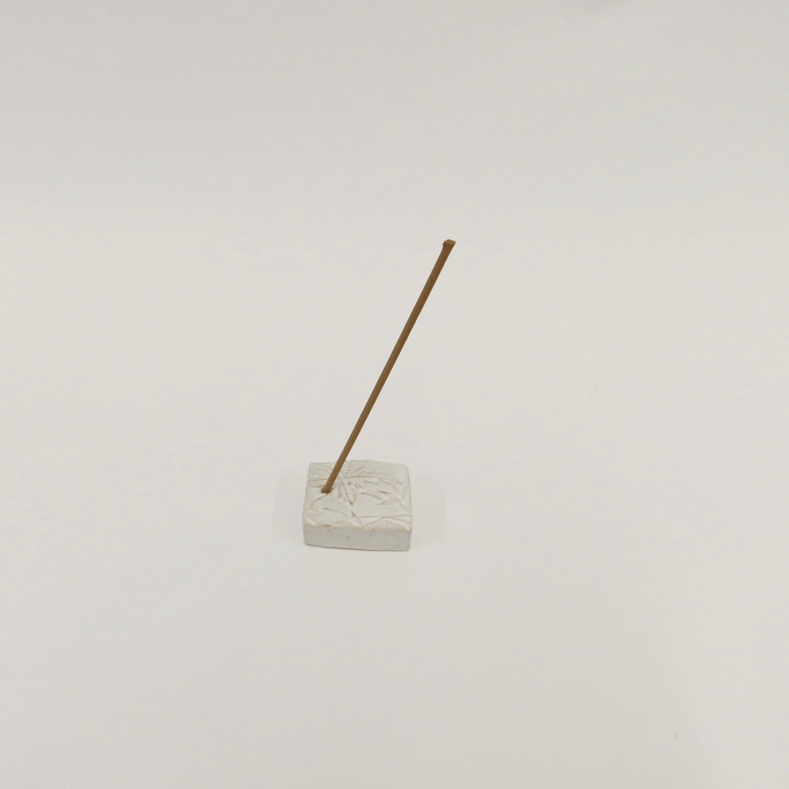 Korean Entwined Grass and Bellflower Ceramic Incense Holder
