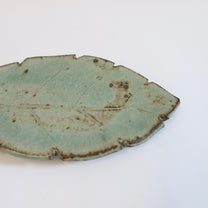 Japanese Ash-Glaze Leaf Plate with Three Feet