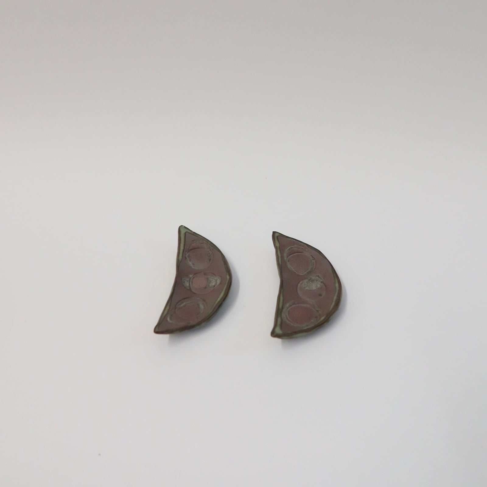 Japanese Ash-Glazed Ceramic Mame (Bean) Dish