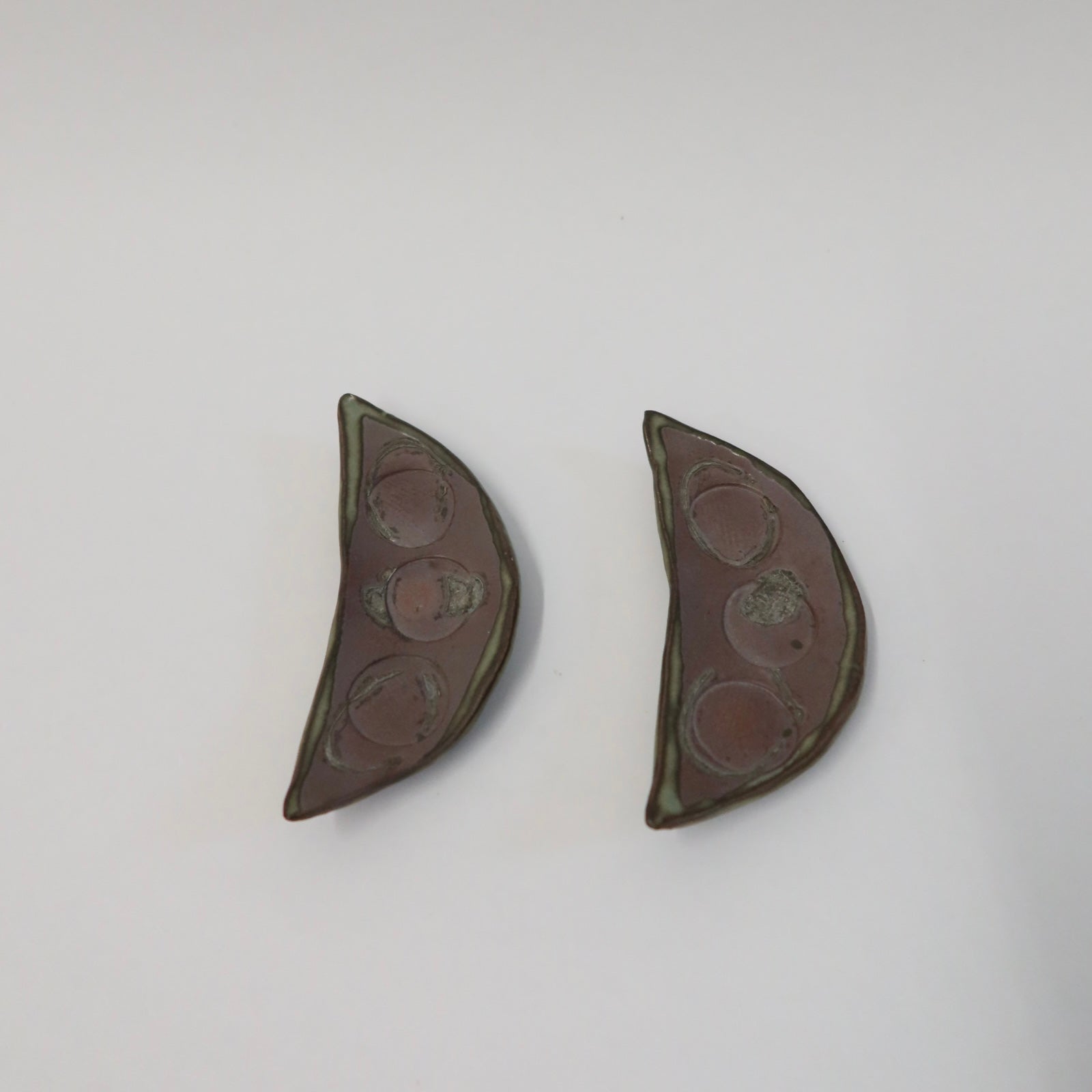 Japanese Ash-Glazed Ceramic Mame (Bean) Dish