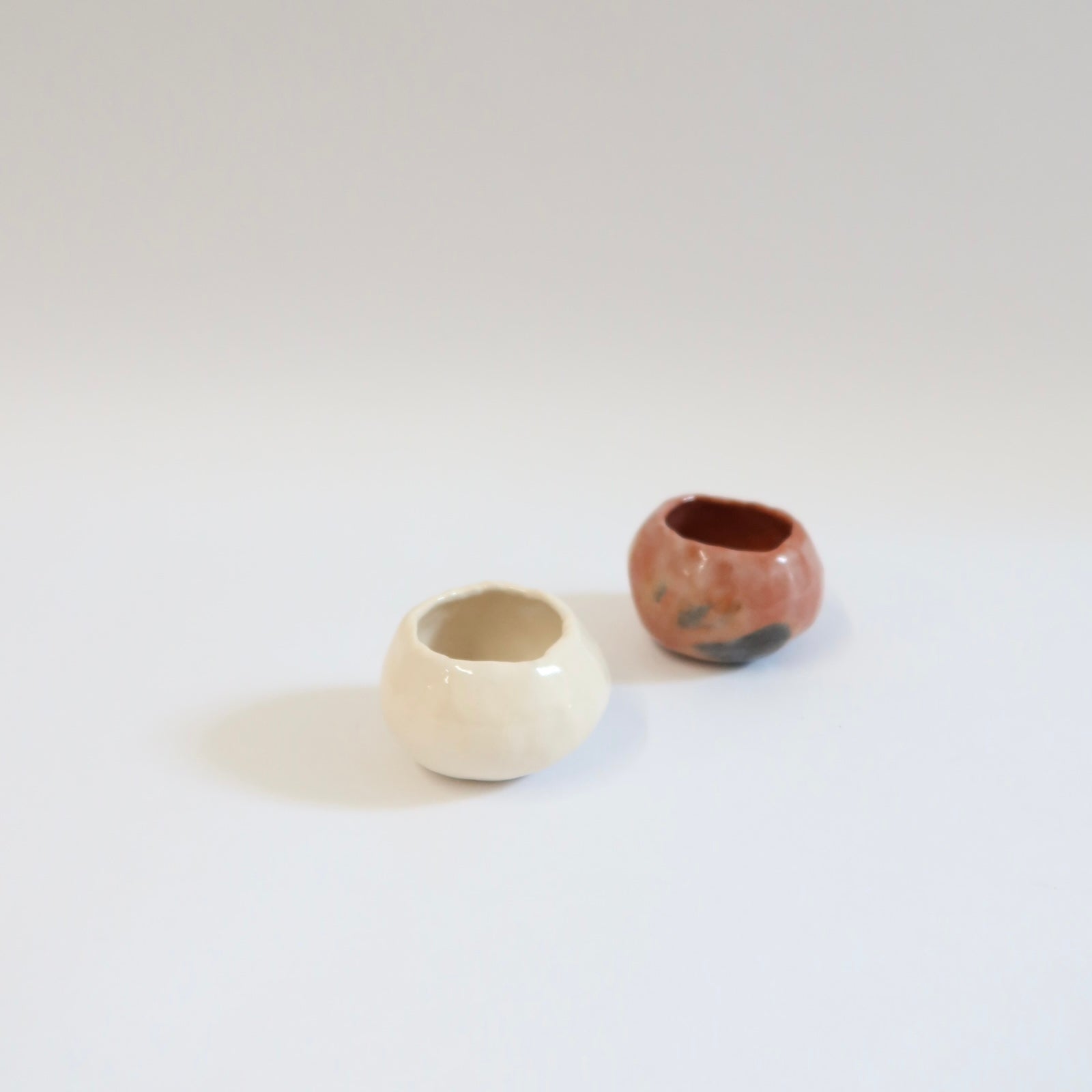 Japanese Raku Tsubo-tsubo Small Rounded Vessel, White