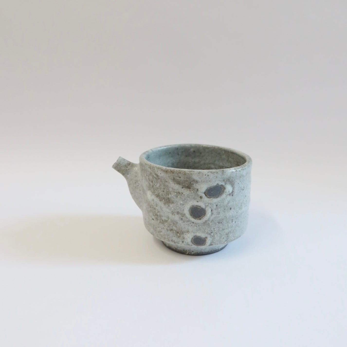Japanese Shigaraki Katakuchi Bowl with Ash-White Glaze