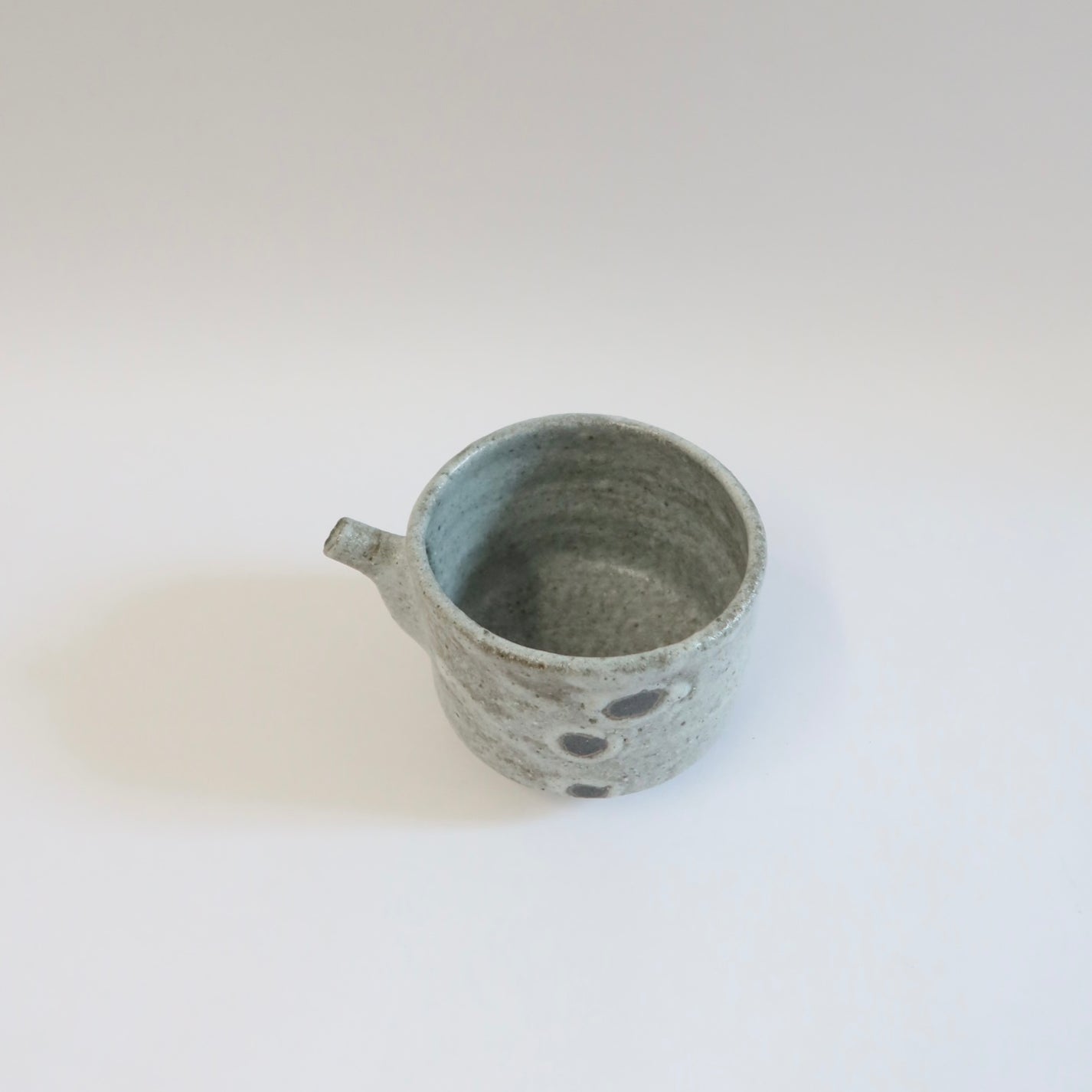 Japanese Shigaraki Katakuchi Bowl with Ash-White Glaze