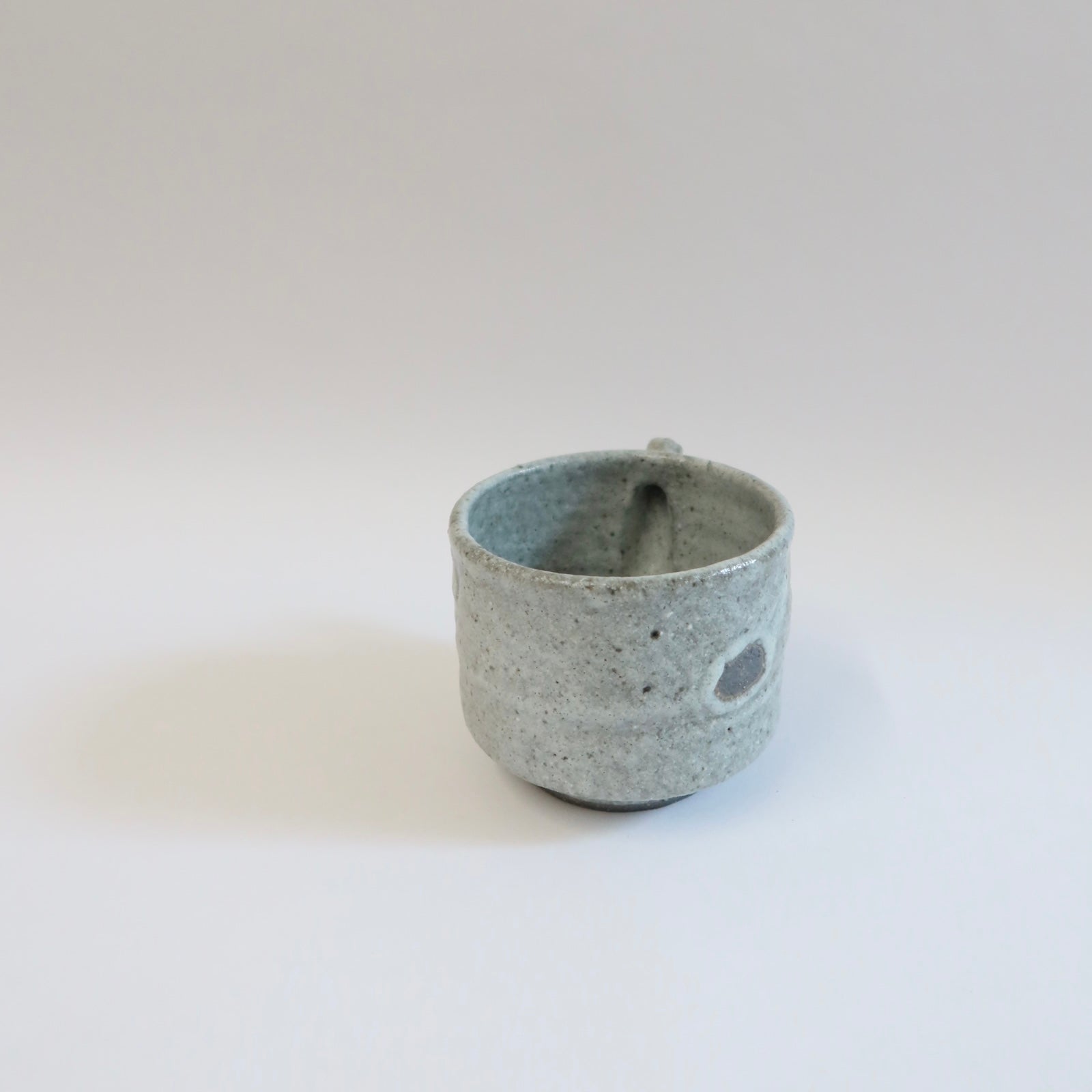 Japanese Shigaraki Katakuchi Bowl with Ash-White Glaze