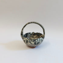 Japaneses Yukizasa Tetsuki-bachi Handled Ceramic Bowl