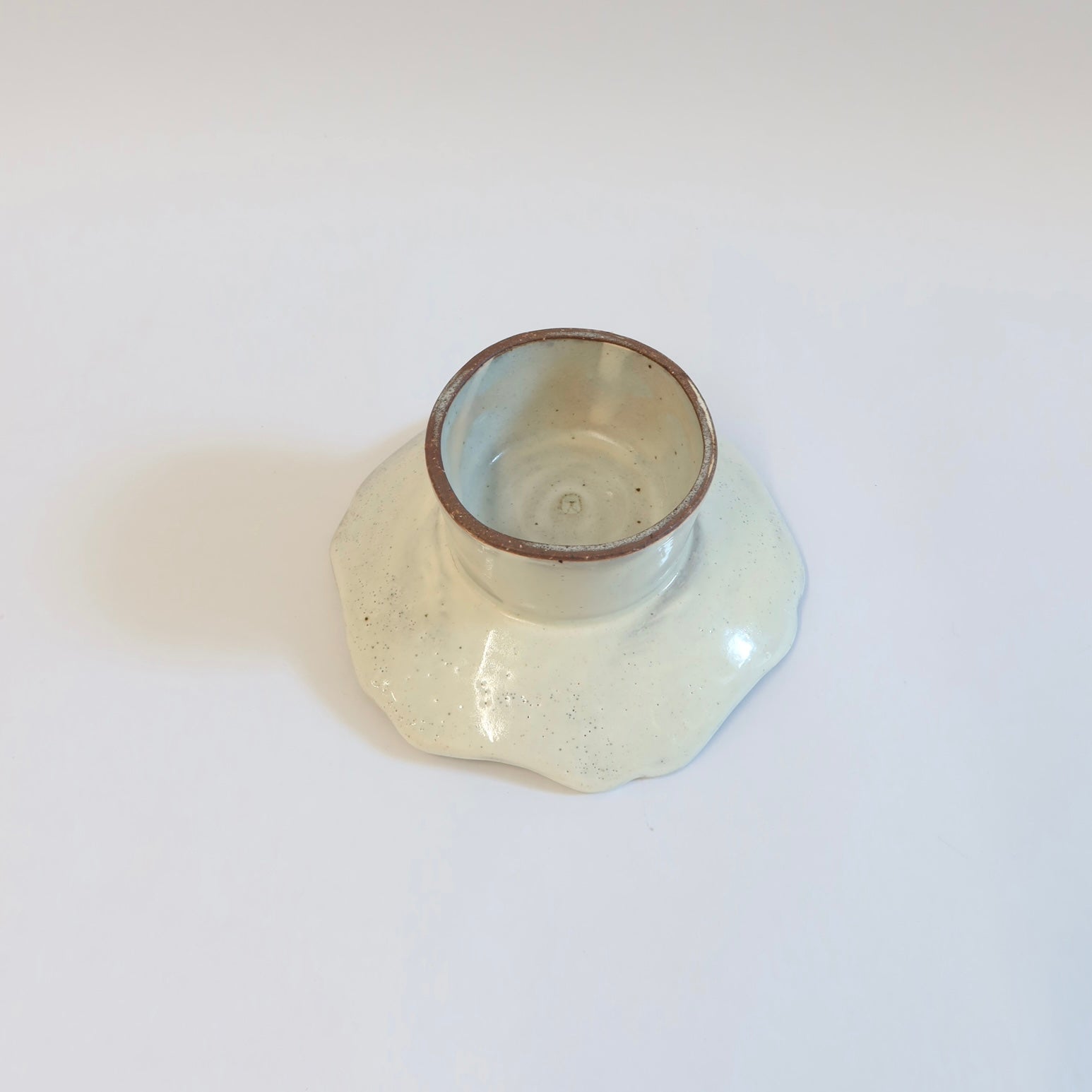 Korean&amp;nbsp;Buncheong Scalloped High-footed Plate