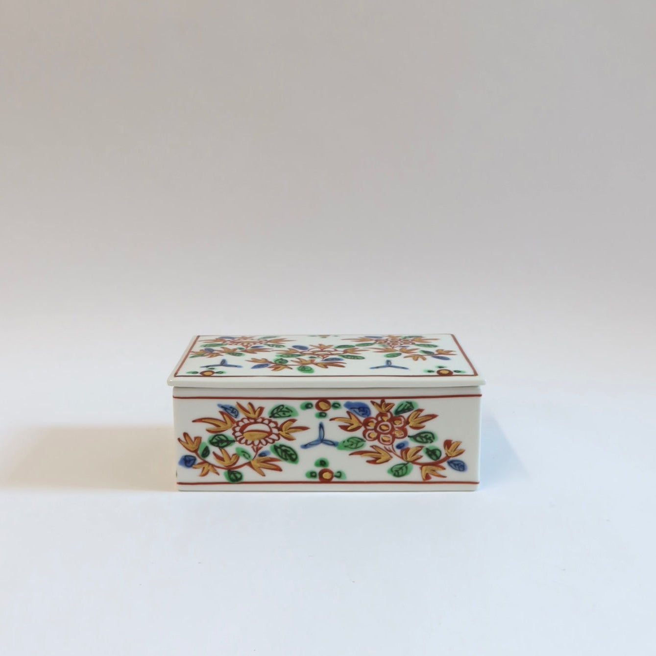 Japanese Porcelain Butter Crock, Flower and Foliage Motif