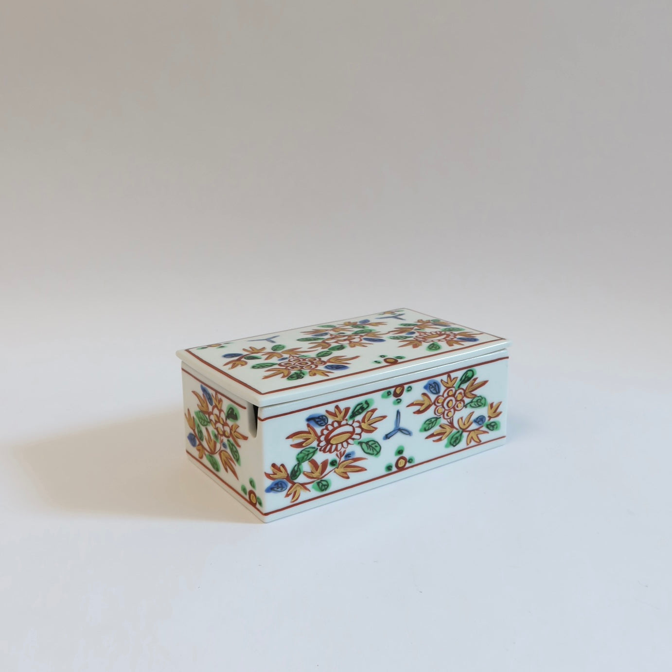Japanese Porcelain Butter Crock, Flower and Foliage Motif