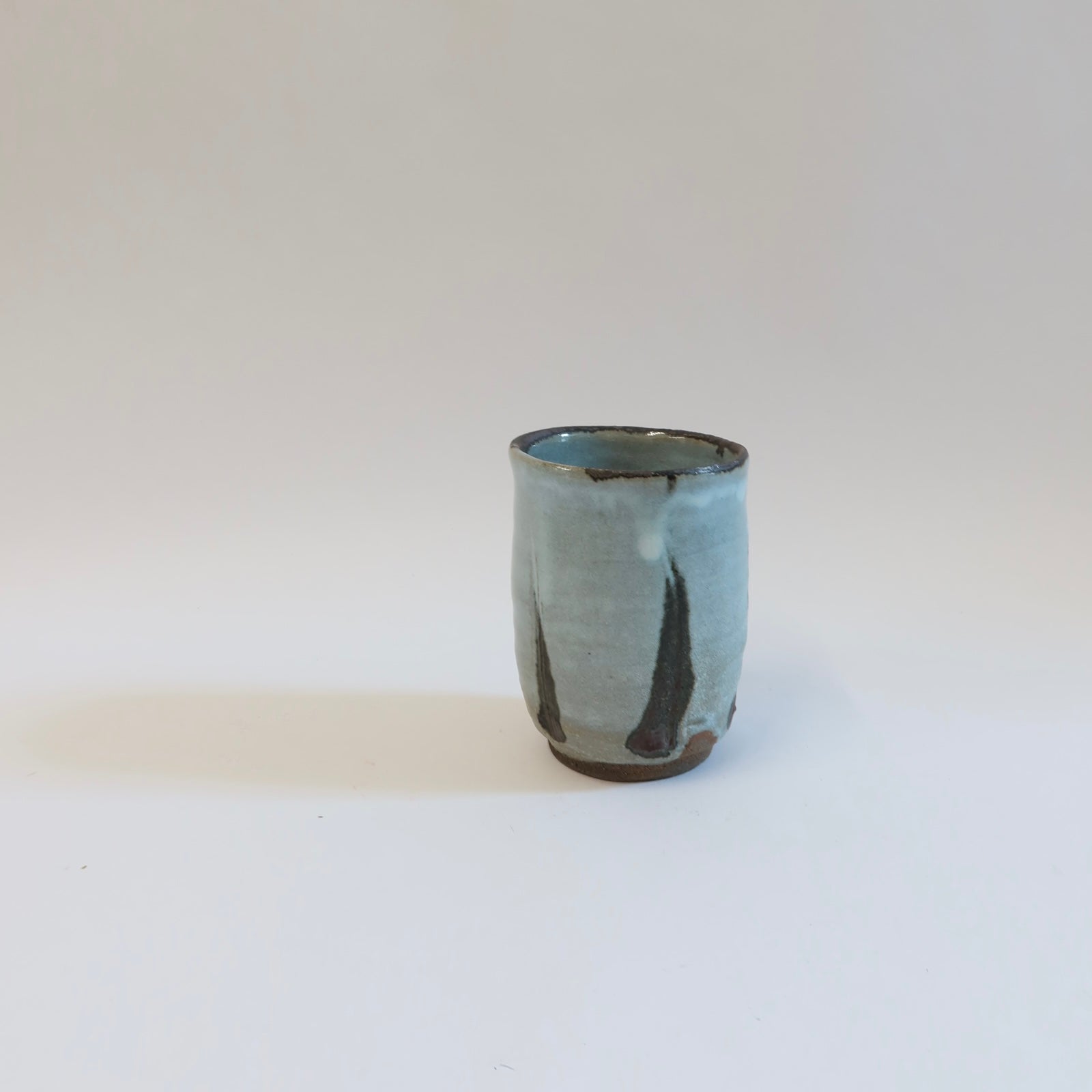 Japanese Iron-Painted Ash Glazed Yunomi/Tea Cup