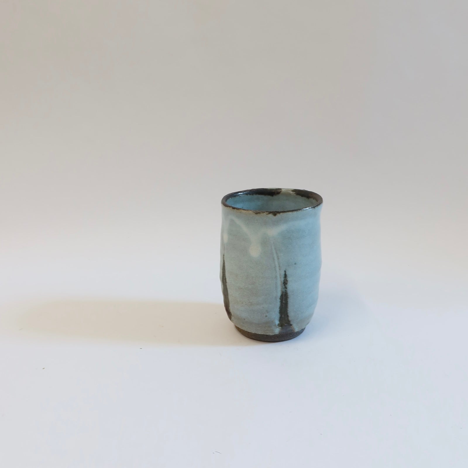 Japanese Iron-Painted Ash Glazed Yunomi/Tea Cup