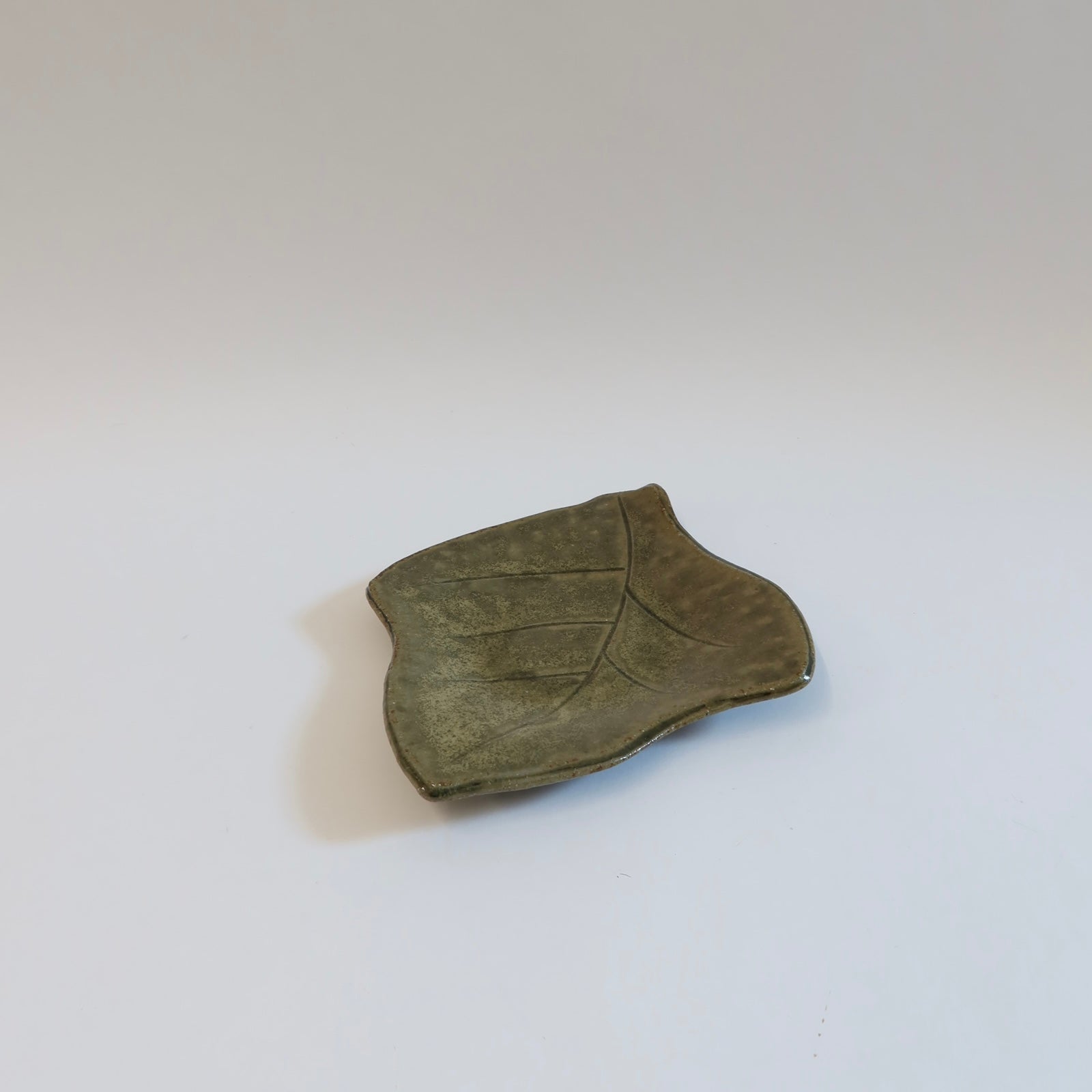 Japanese Shigaraki Leaf Plate