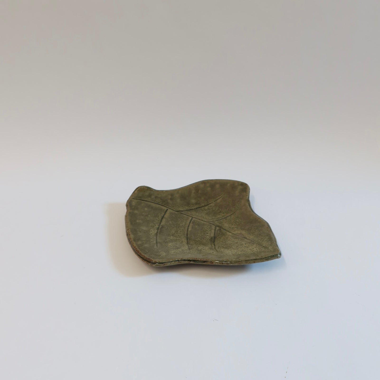 Japanese Shigaraki Leaf Plate