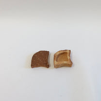 Japanese Wood-fired Shigaraki Natural-Ash-Glazed Kōgō/Incense Case, Gingko Leaf Motif