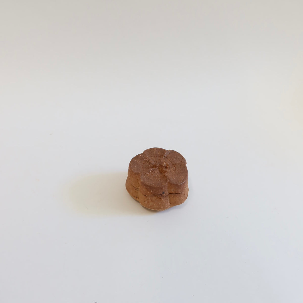 Japanese Wood-fired Shigaraki Natural-ash-glazed Kōgō. Incense case