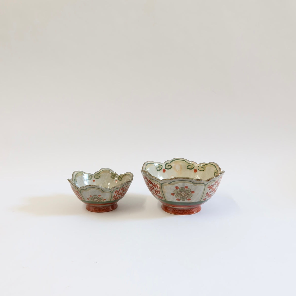 Japanese Hand-Painted Floral Ceramic Rinka Bowl, S