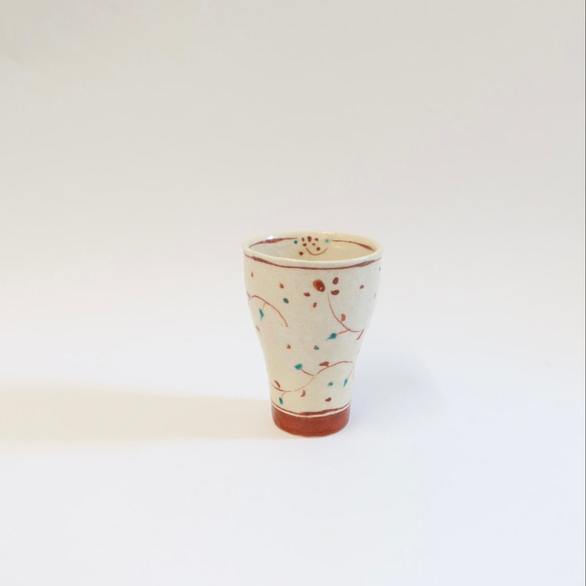 Japanese Hana Akae Hand-Painted Floral Cup