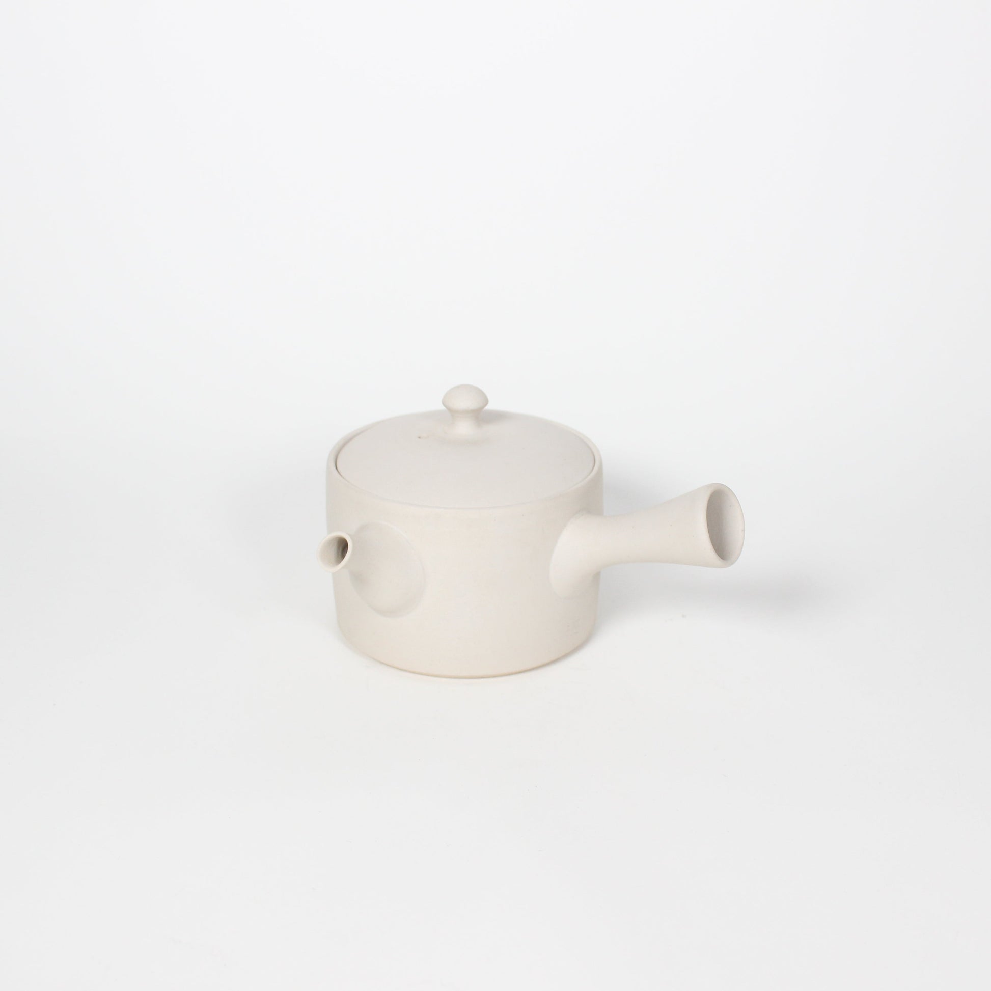 Japanese Tokoname Ceramic Kyusu Tea Pot I, Ivory