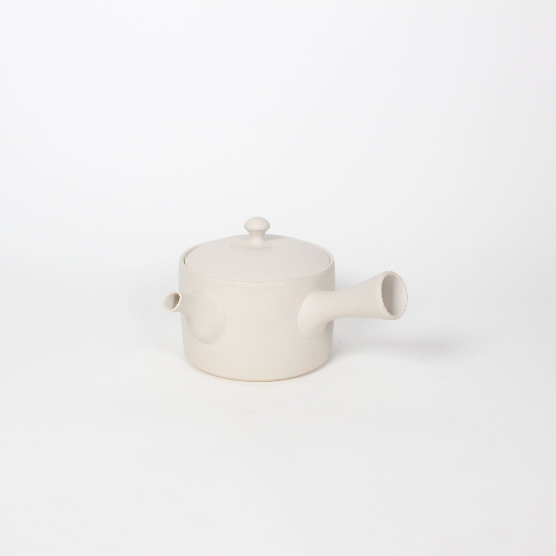 Japanese Tokoname Ceramic Kyusu Tea Pot I, Ivory