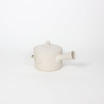 Japanese Tokoname Ceramic Kyusu Tea Pot I, Ivory