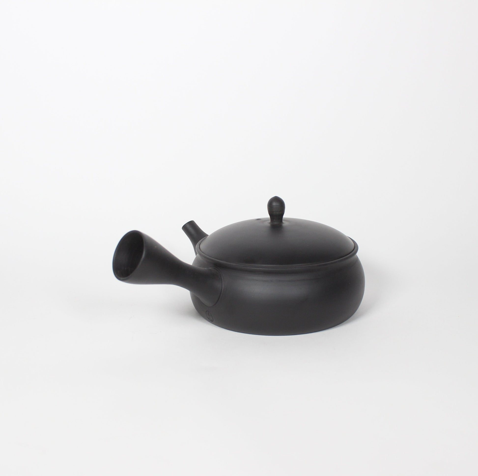 Japanese Tokoname Ceramic Kyusu Round Tea Pot, Black